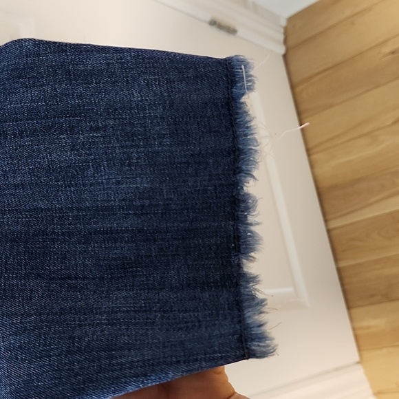 Guess Jeans - Picture 5 of 7